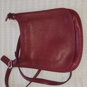 Coach Vintage 9135 Saddle Red Leather Flat Crossbody Bag